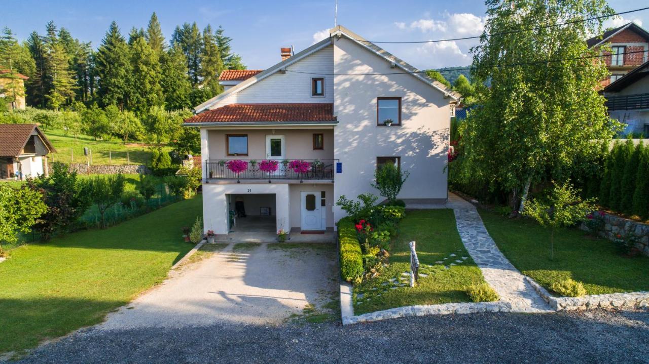 Breza Guesthouse Слуни Экстерьер фото
