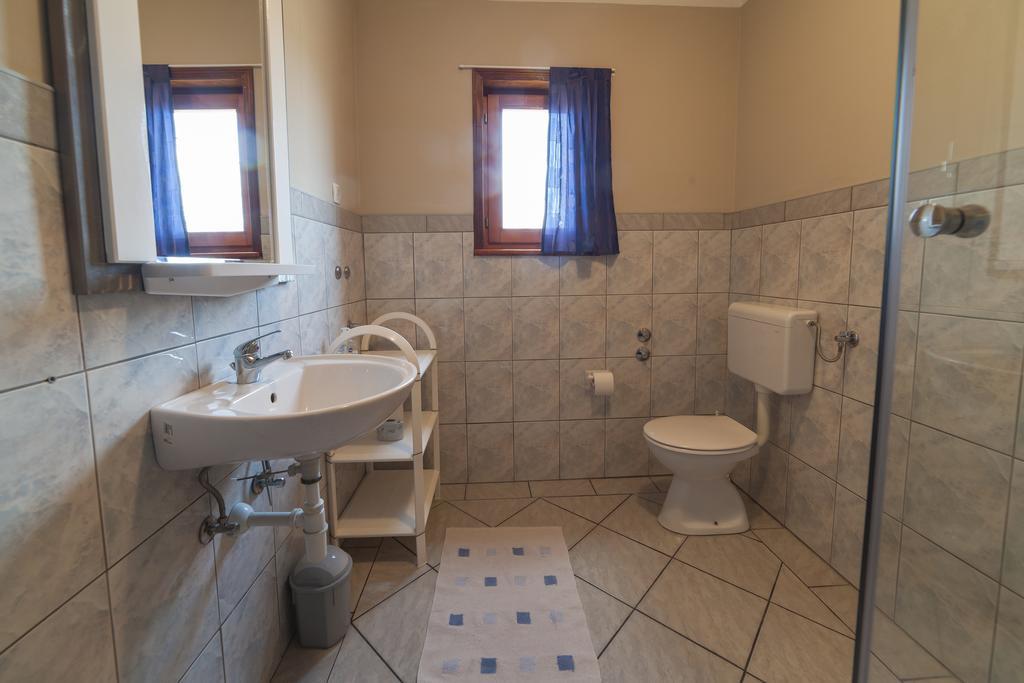 Breza Guesthouse Слуни Экстерьер фото